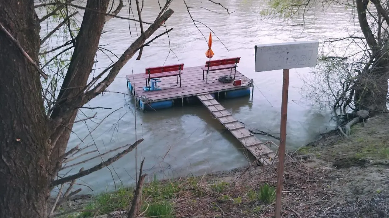 Lovely Vacation House At River Tisza , Hangulatos Nyaralo A Szegedi Tisza - Maros Toroknal 0*, Segedin Macaristan